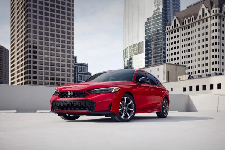 honda-civic-2025-dobija-hibridnu-opciju-sa-200-ks-i-novi-sportski-dizajn-1
