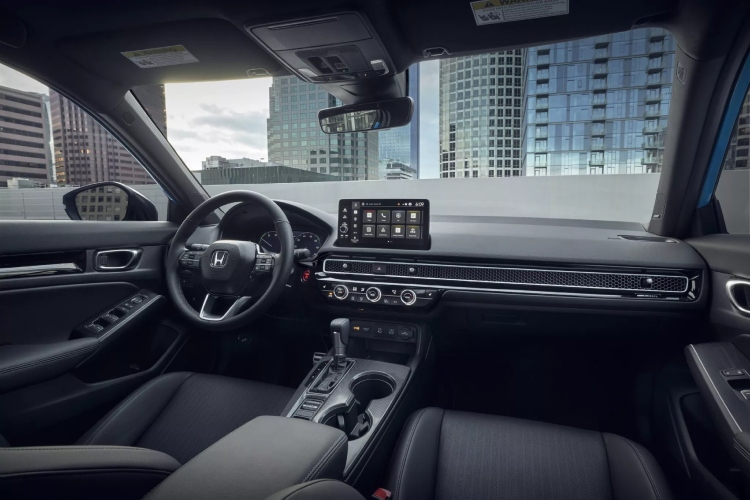 honda-civic-2025-dobija-hibridnu-opciju-sa-200-ks-i-novi-sportski-dizajn-4