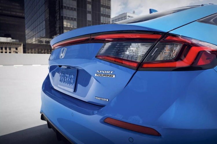 honda-civic-2025-dobija-hibridnu-opciju-sa-200-ks-i-novi-sportski-dizajn-5
