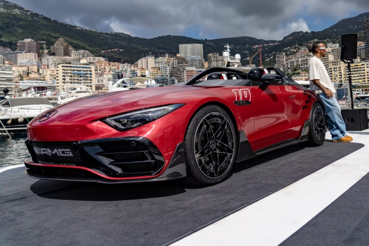 mercedes-amg-mythos-purespeed-sl-speedster-sa-f1-halo-zastitom-2
