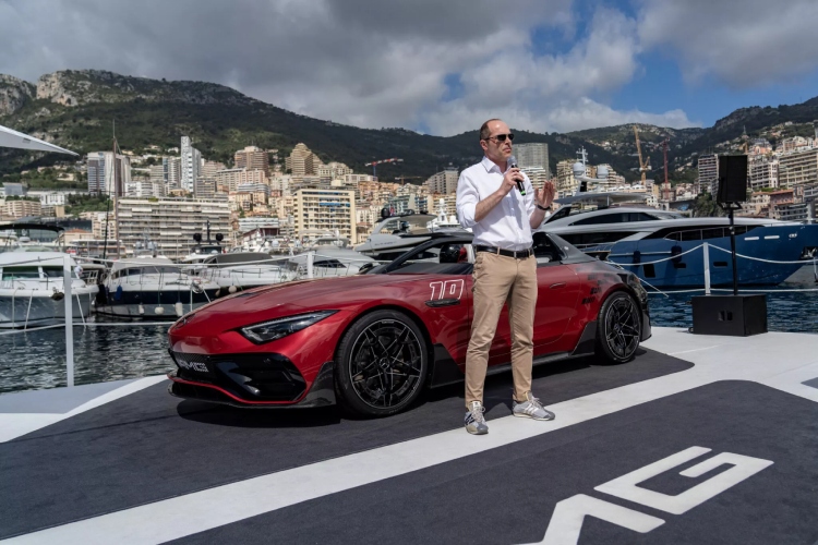 mercedes-amg-mythos-purespeed-sl-speedster-sa-f1-halo-zastitom-8