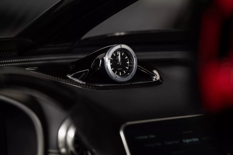 mercedes-amg-mythos-purespeed-sl-speedster-sa-f1-halo-zastitom-9