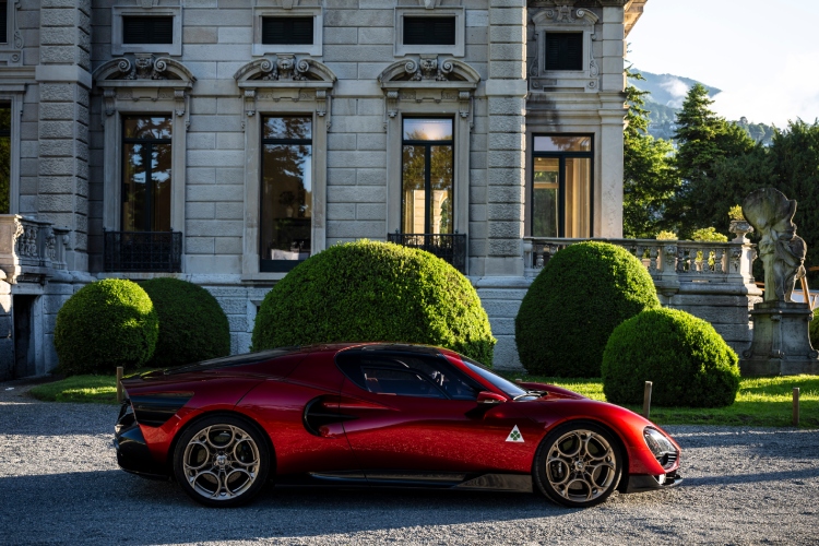 novi-alfa-romeo-33-stradale-trijumfuje-na-concorso-deleganza-villa-deste-12