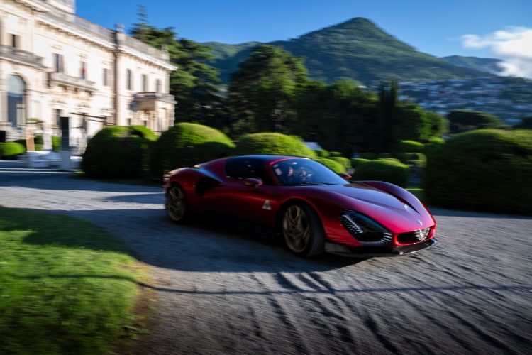 novi-alfa-romeo-33-stradale-trijumfuje-na-concorso-deleganza-villa-deste-23