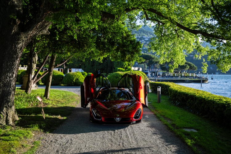 novi-alfa-romeo-33-stradale-trijumfuje-na-concorso-deleganza-villa-deste-24
