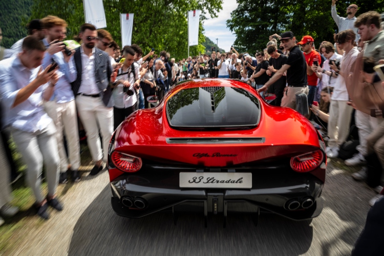 novi-alfa-romeo-33-stradale-trijumfuje-na-concorso-deleganza-villa-deste-27
