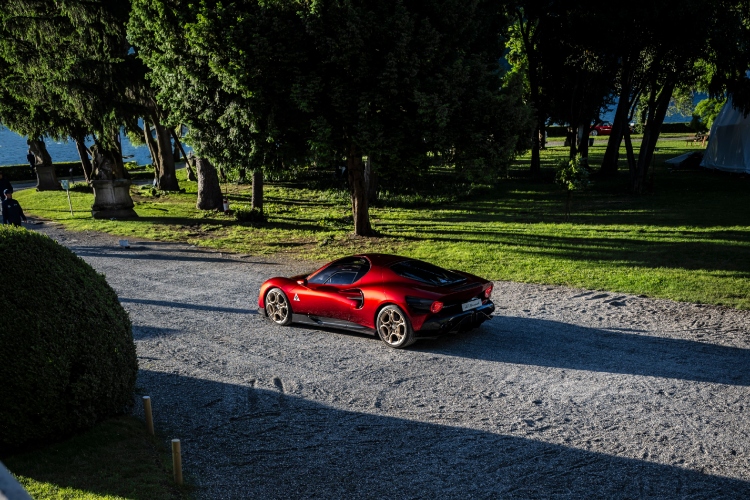 novi-alfa-romeo-33-stradale-trijumfuje-na-concorso-deleganza-villa-deste-31