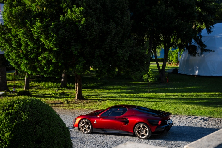 novi-alfa-romeo-33-stradale-trijumfuje-na-concorso-deleganza-villa-deste-38