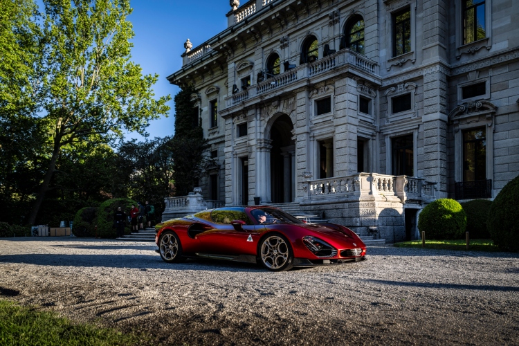 novi-alfa-romeo-33-stradale-trijumfuje-na-concorso-deleganza-villa-deste-40
