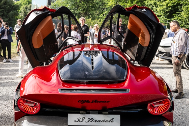 novi-alfa-romeo-33-stradale-trijumfuje-na-concorso-deleganza-villa-deste-46