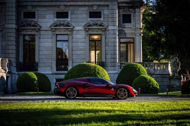 novi-alfa-romeo-33-stradale-trijumfuje-na-concorso-deleganza-villa-deste-48