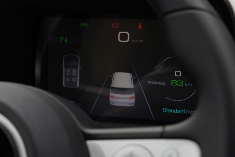 desner-auto-priprema-lansiranje-novog-elektricnog-vozila-lojo-w300-13