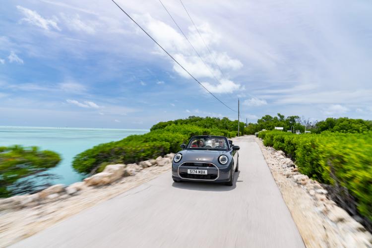 uvek-otvoren-neponovljivo-uzivanje-u-voznji-novog-mini-cooper-kabriolet-1