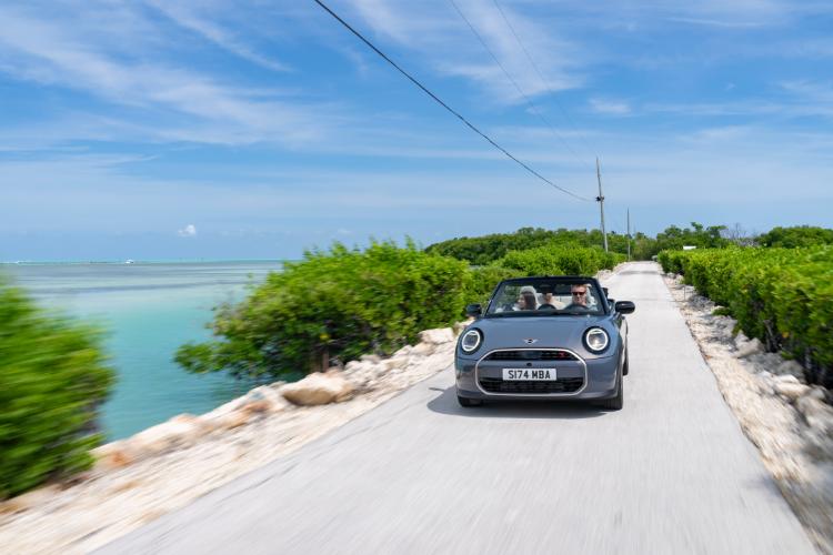 uvek-otvoren-neponovljivo-uzivanje-u-voznji-novog-mini-cooper-kabriolet-2