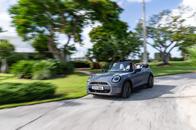 uvek-otvoren-neponovljivo-uzivanje-u-voznji-novog-mini-cooper-kabriolet-4