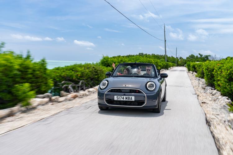 uvek-otvoren-neponovljivo-uzivanje-u-voznji-novog-mini-cooper-kabriolet-5