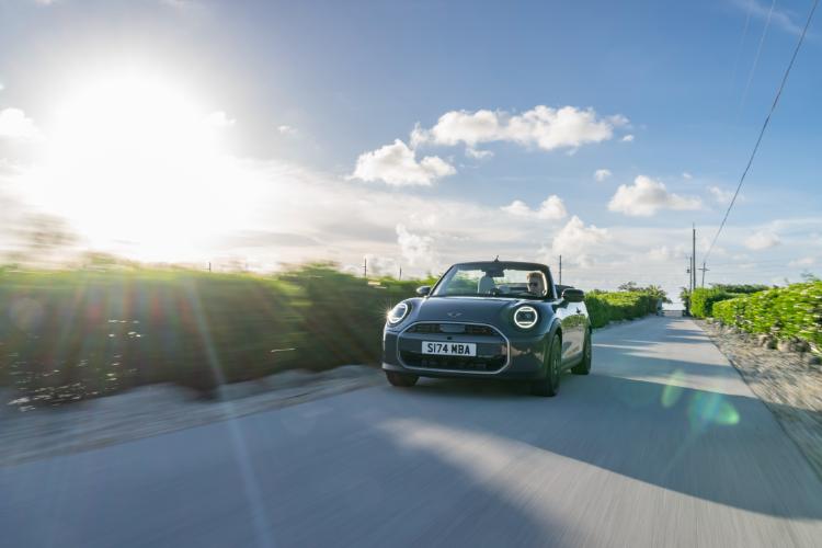 uvek-otvoren-neponovljivo-uzivanje-u-voznji-novog-mini-cooper-kabriolet-6