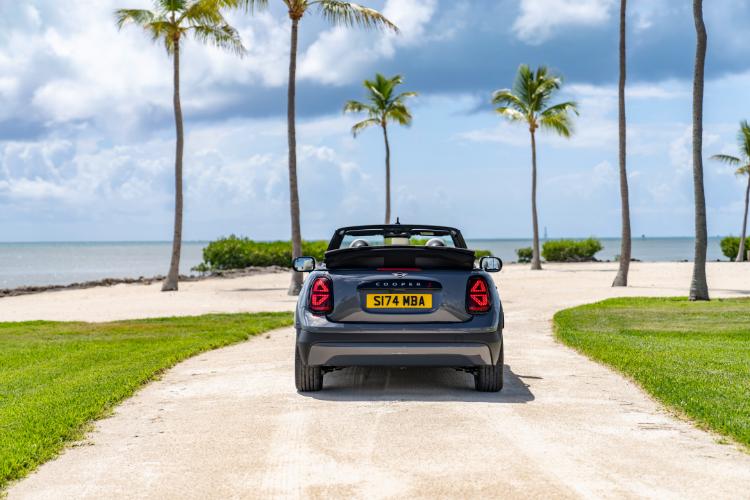 uvek-otvoren-neponovljivo-uzivanje-u-voznji-novog-mini-cooper-kabriolet-52