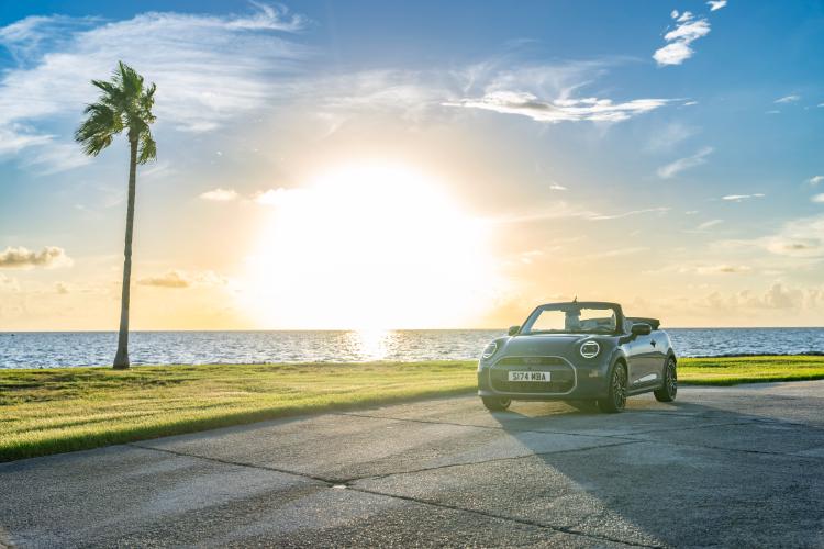 uvek-otvoren-neponovljivo-uzivanje-u-voznji-novog-mini-cooper-kabriolet-54