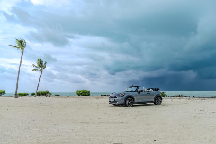 uvek-otvoren-neponovljivo-uzivanje-u-voznji-novog-mini-cooper-kabriolet-56