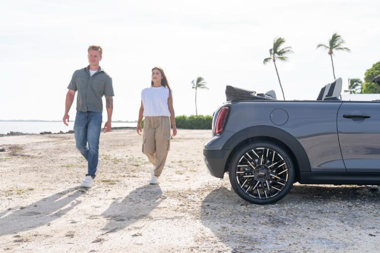 uvek-otvoren-neponovljivo-uzivanje-u-voznji-novog-mini-cooper-kabriolet-69