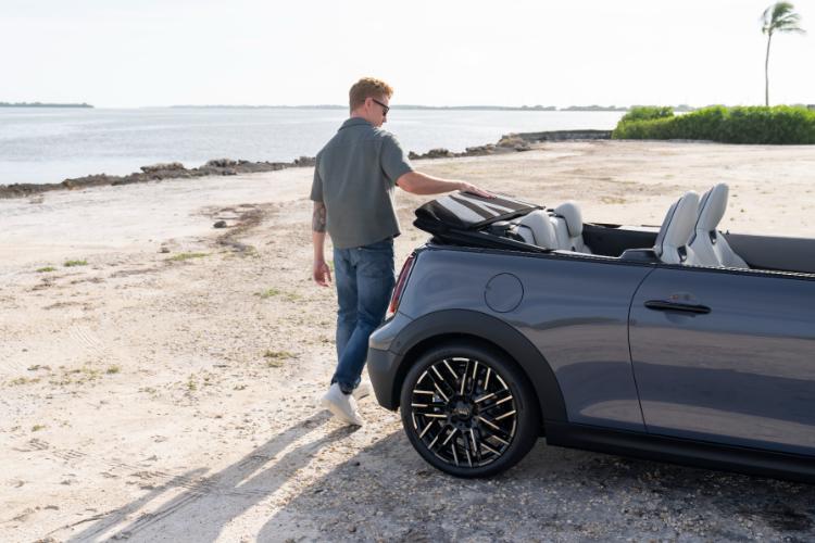 uvek-otvoren-neponovljivo-uzivanje-u-voznji-novog-mini-cooper-kabriolet-70
