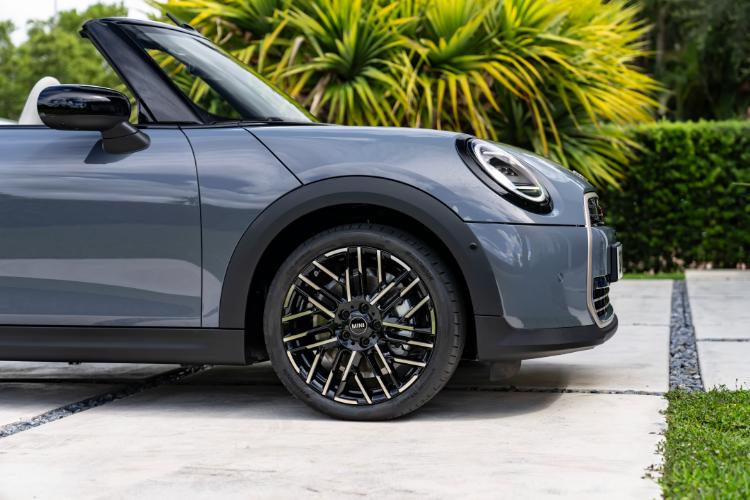 uvek-otvoren-neponovljivo-uzivanje-u-voznji-novog-mini-cooper-kabriolet-87