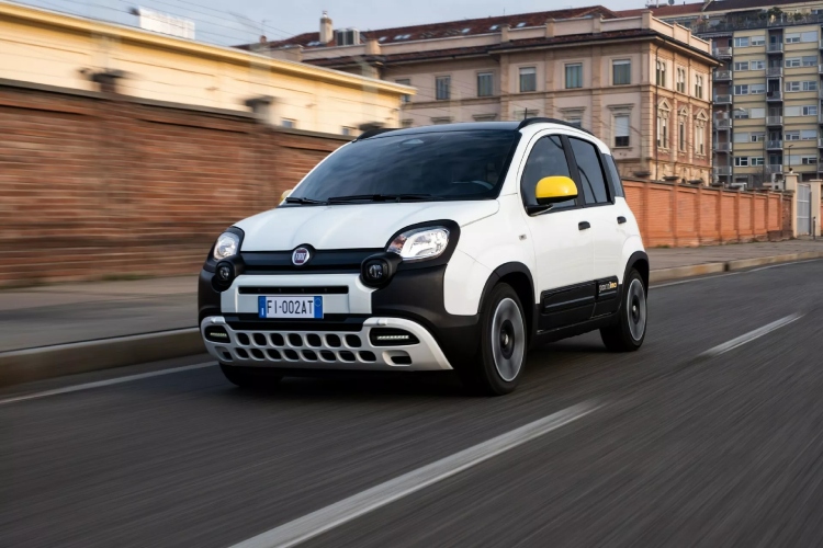 fiat-pauzira-proizvodnju-pande-u-periodu-donosenja-teskih-odluka-4