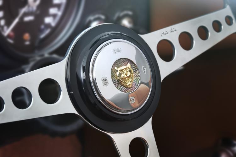 jaguar-classic-e-type-commemorative-spoj-dragocenosti-i-inzenjerske-savrsenosti-15