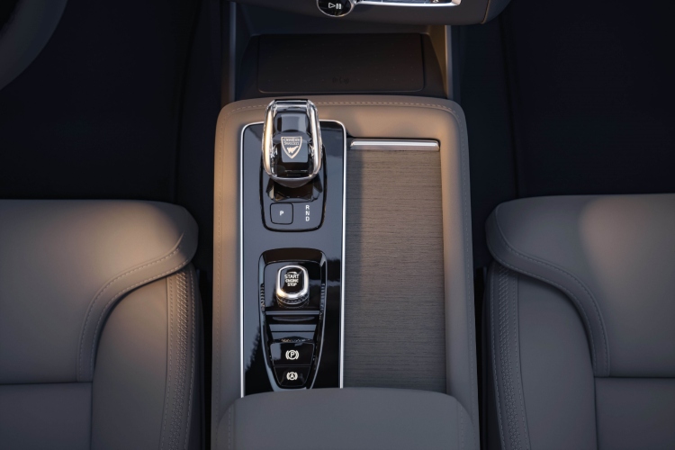 nova-i-unapredena-najbolja-volvo-xc90-verzija-do-sada-34