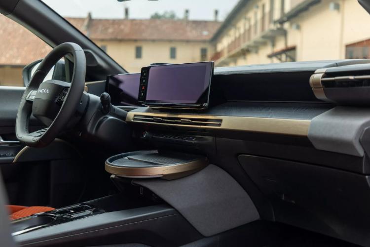 2025-lancia-ypsilon-hybrid-sada-ima-vise-snage-ali-zapravo-nema-2
