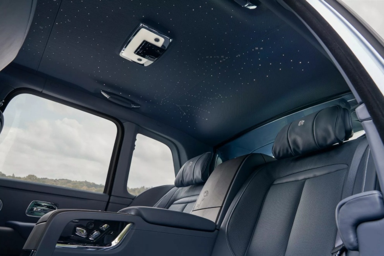 rolls-royce-cullinan-daisy-kada-luksuz-postane-oda-skromnosti-3