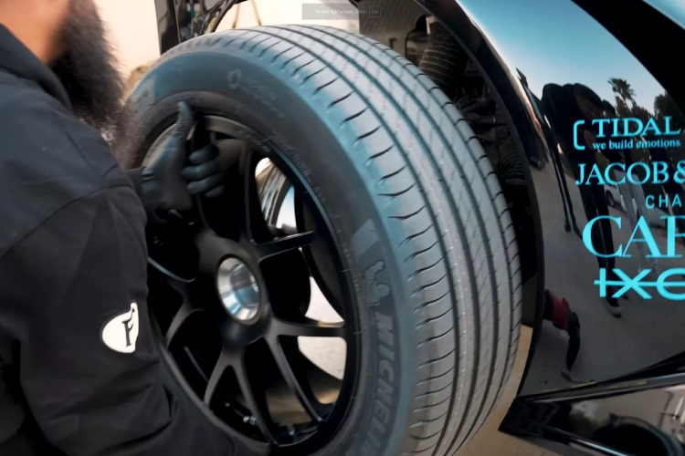 bugatti-bolide-kada-gume-traju-manje-od-voznje-do-prodavnice-i-kostaju-vise-od-vaseg-automobila-4