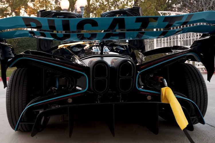 bugatti-bolide-kada-gume-traju-manje-od-voznje-do-prodavnice-i-kostaju-vise-od-vaseg-automobila-5