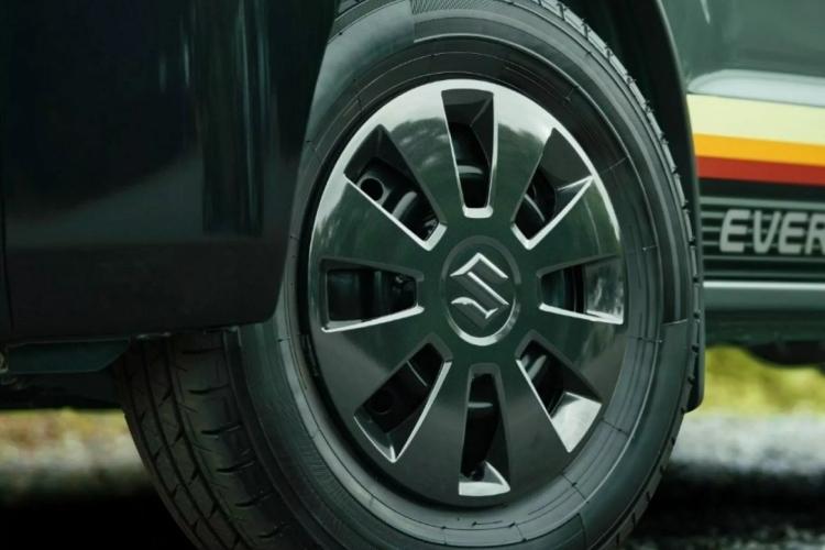 suzuki-every-j-limited-kada-kombi-odluci-da-glumi-suv-12
