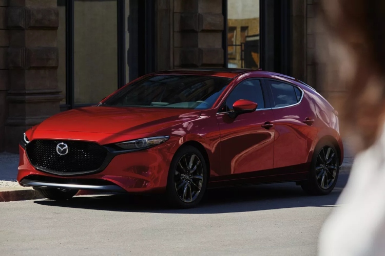 2026-mazda3-skuplja-ali-bar-jos-ima-menjac-koji-trazi-levu-nogu-4