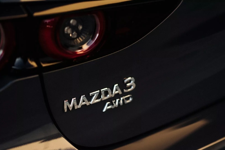 2026-mazda3-skuplja-ali-bar-jos-ima-menjac-koji-trazi-levu-nogu-11