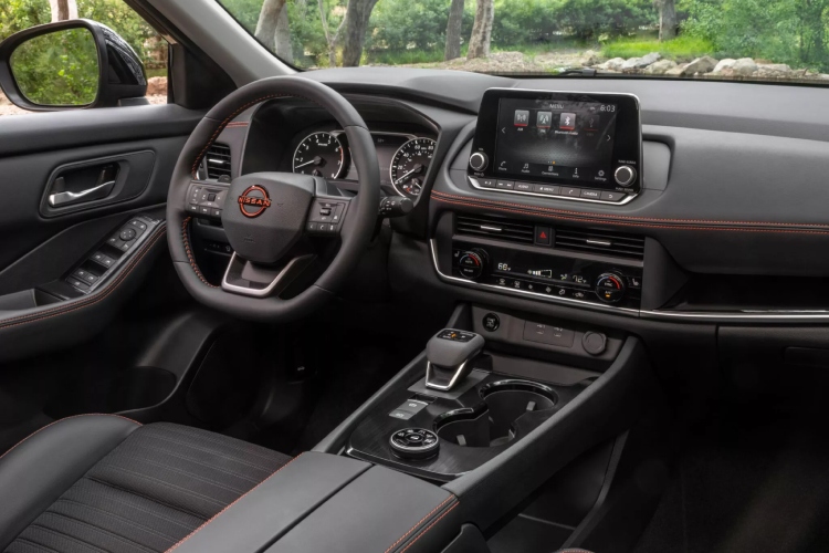 nissan-rogue-2026-vise-crnog-vise-opreme-i-vise-cene-10