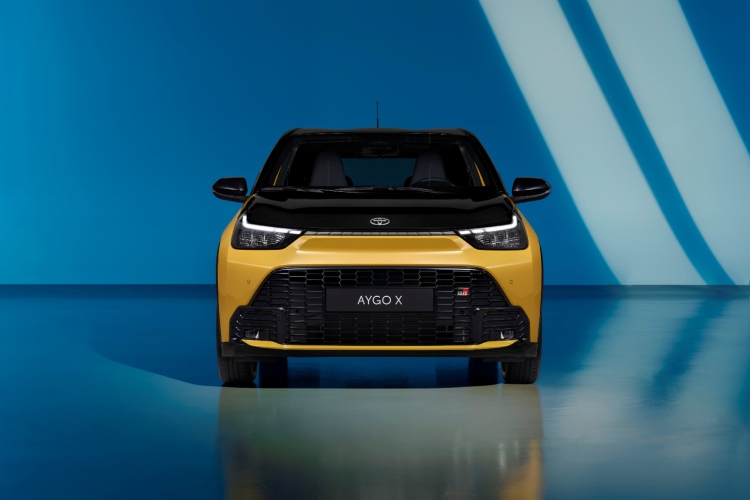 novi-aygo-x-hybrid-efikasniji-i-jos-zabavniji-7