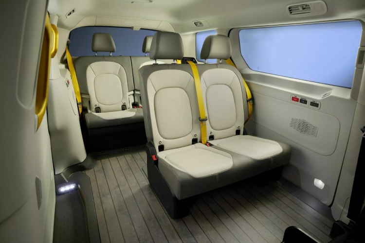 vw-pretekao-teslu-serijski-robotaksi-id-buzz-krece-na-ulice-2