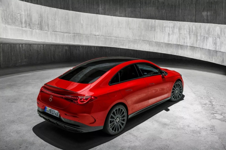 novi-mercedes-cla-zvezdana-fasada-ali-bez-duse-4