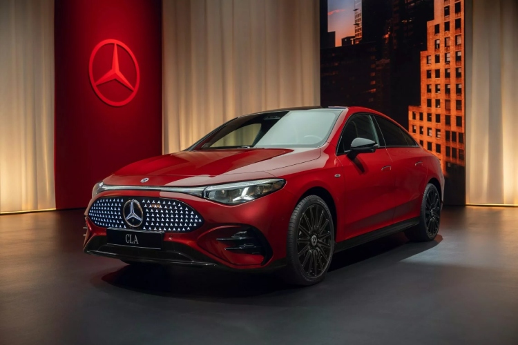 novi-mercedes-cla-zvezdana-fasada-ali-bez-duse-9