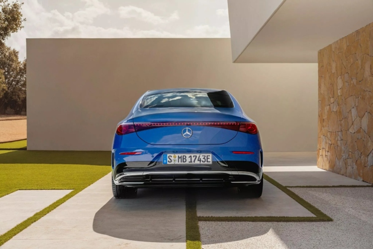 novi-mercedes-cla-zvezdana-fasada-ali-bez-duse-11