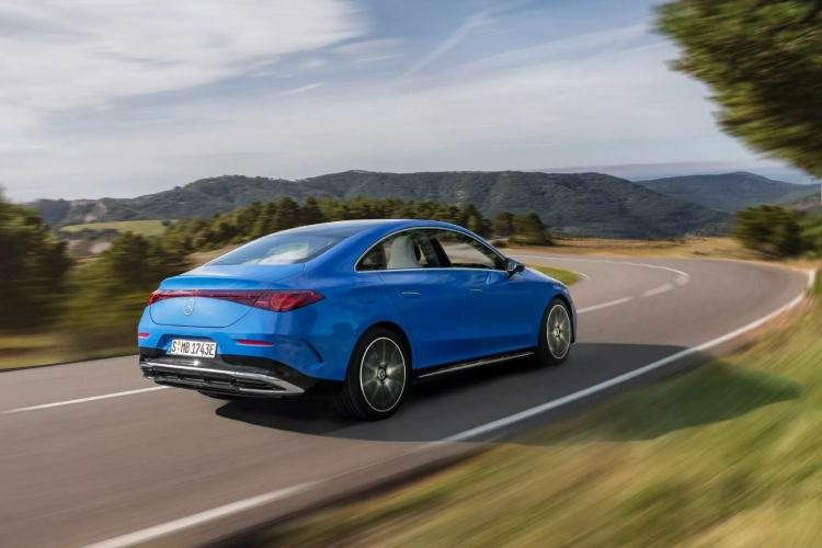 novi-mercedes-cla-zvezdana-fasada-ali-bez-duse-14