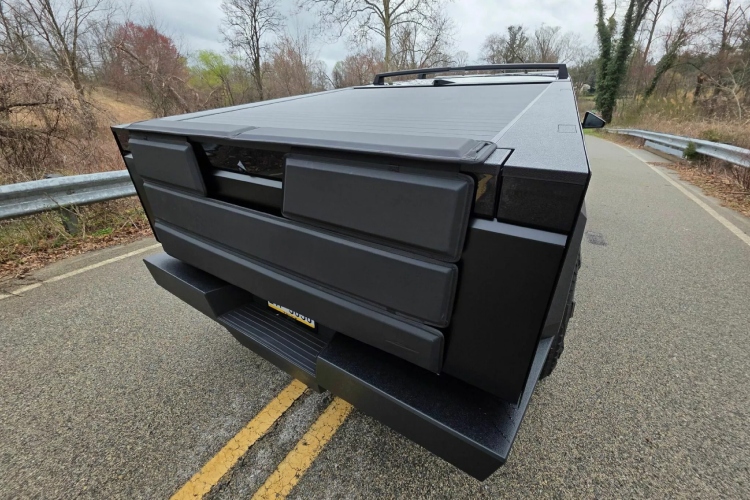 polovno-cudo-ovaj-cybertruck-prodat-je-za-6000-dolara-vise-nego-nov-2