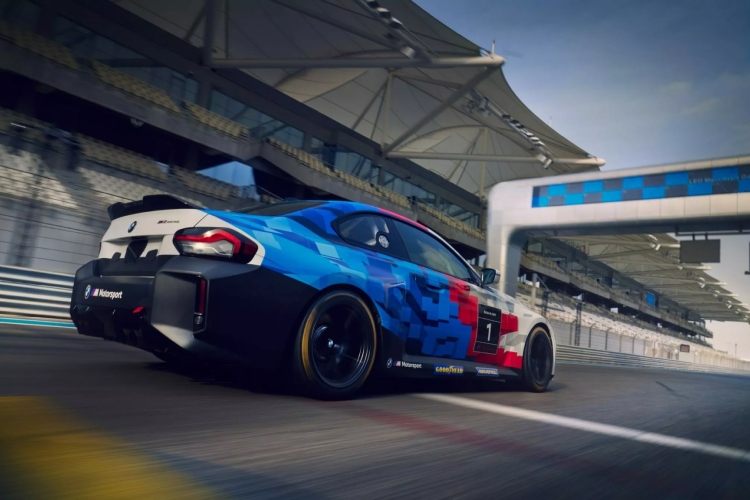 bmw-m2-racing-cetiri-cilindra-stari-duh-i-dovoljno-konja-da-zaboravis-na-sestaka-14