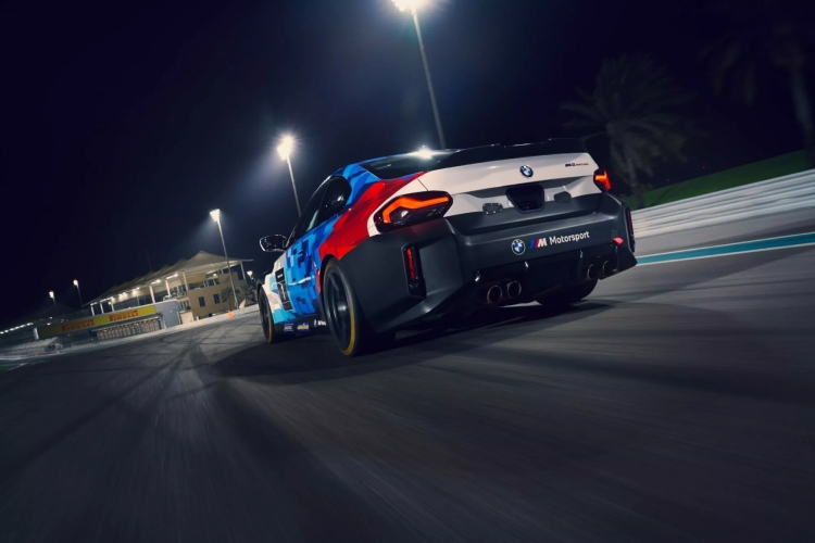 bmw-m2-racing-cetiri-cilindra-stari-duh-i-dovoljno-konja-da-zaboravis-na-sestaka-19
