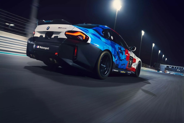 bmw-m2-racing-cetiri-cilindra-stari-duh-i-dovoljno-konja-da-zaboravis-na-sestaka-21