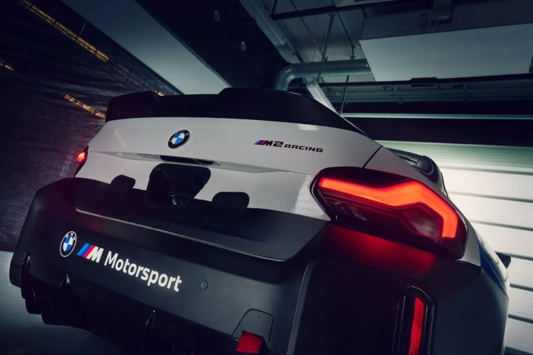 bmw-m2-racing-cetiri-cilindra-stari-duh-i-dovoljno-konja-da-zaboravis-na-sestaka-23