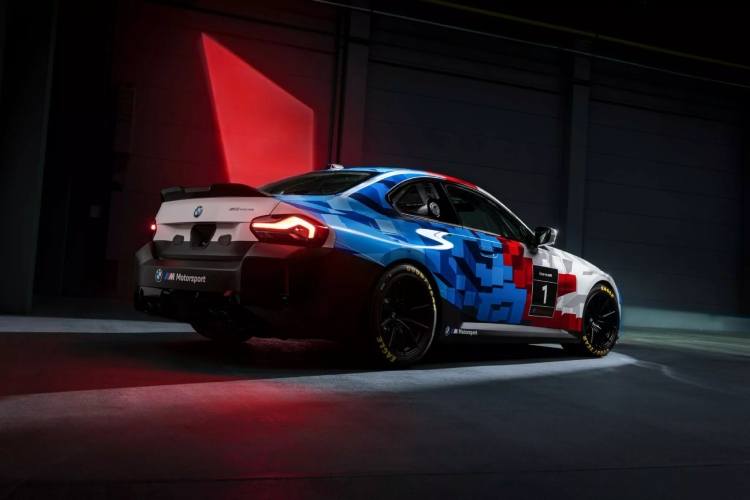 bmw-m2-racing-cetiri-cilindra-stari-duh-i-dovoljno-konja-da-zaboravis-na-sestaka-25